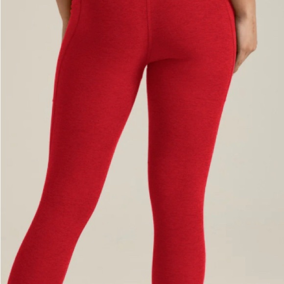Beyond Yoga out of pocket Capri Leggings - Picture 3 of 5